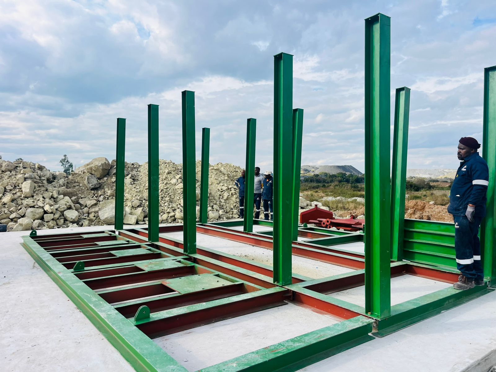Chrome wash plant — column erection on concrete plinth