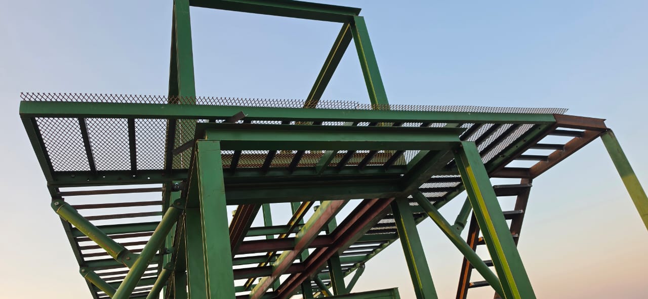 Chrome wash plant — upper platform and walkway detail